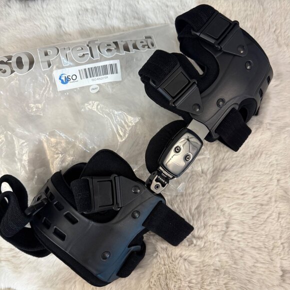 NEW KOA Knee Brace By ISO Preferred ISO-KN207SR UNI RIGHT - Picture 1 of 4